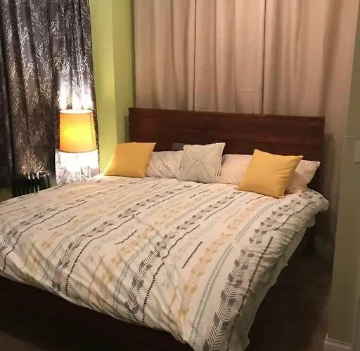 The Greenleaf House Bed and breakfast